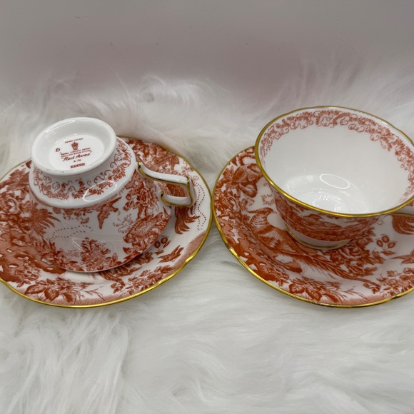 Royal Crown Derby "Red Aves" tea cups and saucers. Vintage bone china 1970 - Picture 5 of 9
